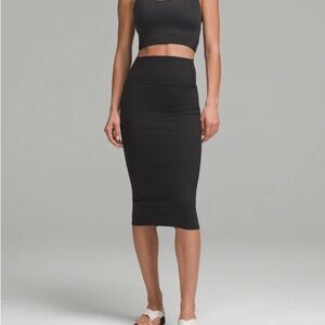 NWT Lululemon Nulu Slim-Fit High-Rise Midi Skirt Black
